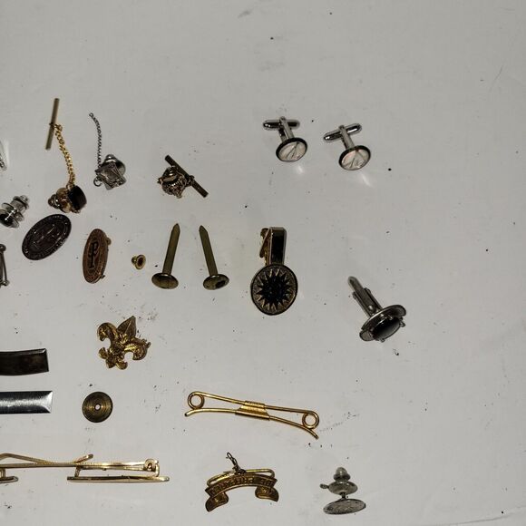 Vtg Pins Gold Silver Costume Jewelry Pins & More Military US USA Preppy Dapper - Picture 5 of 8